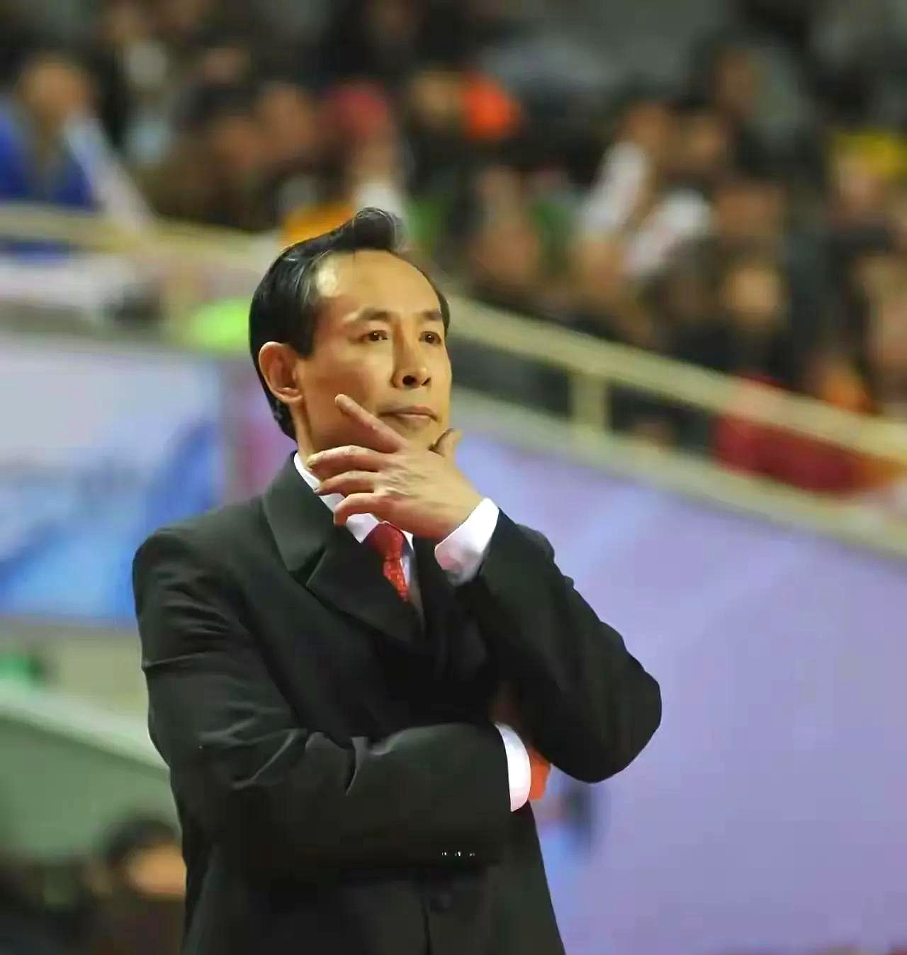 KAIYUN-尤文图斯教练压力巨大！，费德勒遭遇十二持续失利引发球迷热议(安切洛蒂执教皇马)